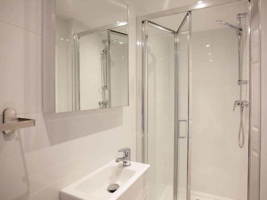 1 Perfectly Located Stylish, Comfortable Apartment Sidmouth Eksteriør bilde
