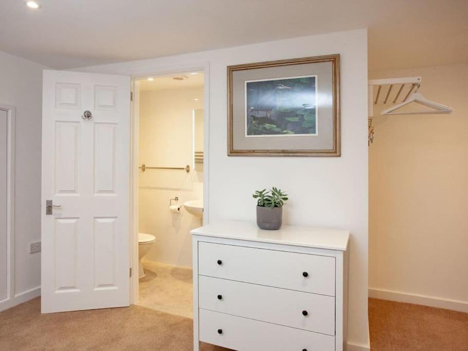 1 Perfectly Located Stylish, Comfortable Apartment Sidmouth Eksteriør bilde